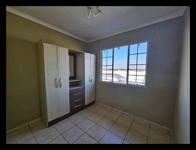 3 BEDROOM APARTMENT FOR SALE IN BOKSBURG WEST